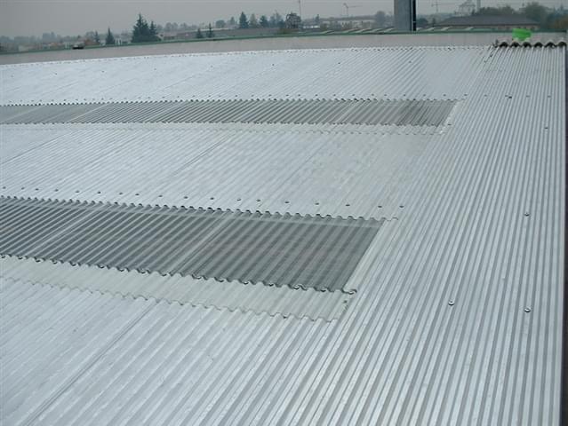 Installation of Sand 20 profiled sheet on industrial property