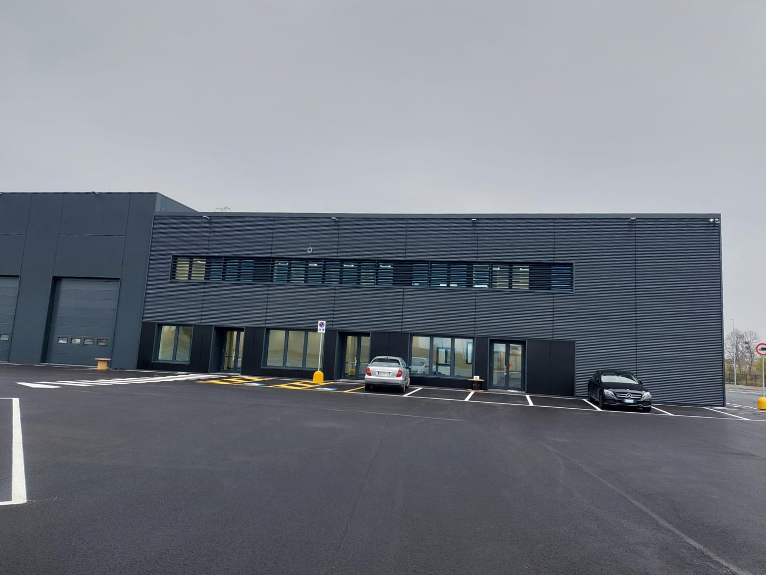 SAND18+rivestimento+concessionaria+mercedes+(3)